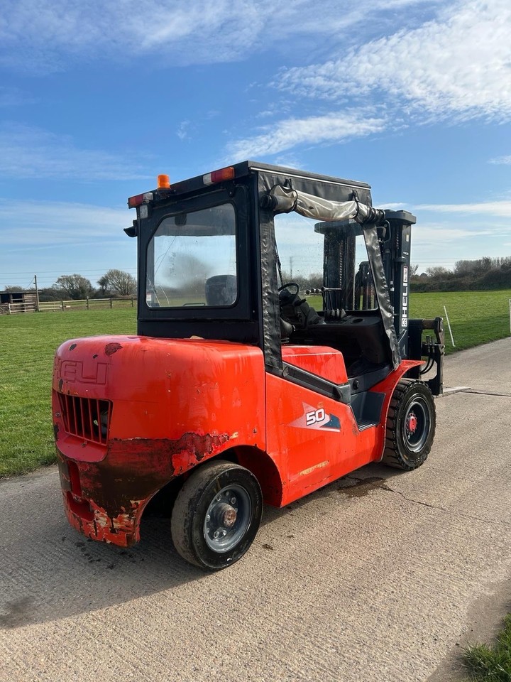 Heli 5 Tonne Diesel forklift truck Triple Mast 2021 With Only 1400 ...