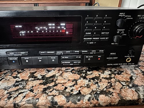Sony DTC-A8 Professional DAT Deck | For Parts | Box, Remote, Manual & Bits Incl. - Picture 4 of 13