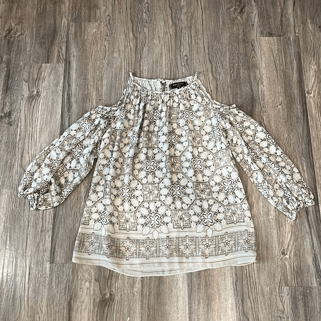 Max Studio Edit Cold Shoulder Top Size Medium - image 2