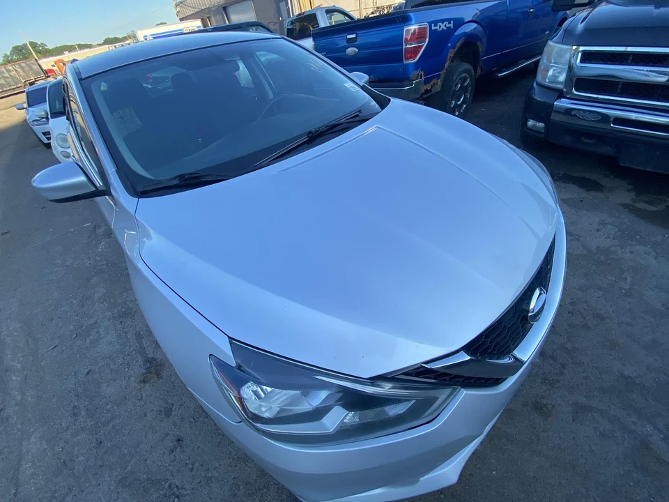 Used Hood fits: 2017 Nissan Sentra Grade B Foto 3 de 4