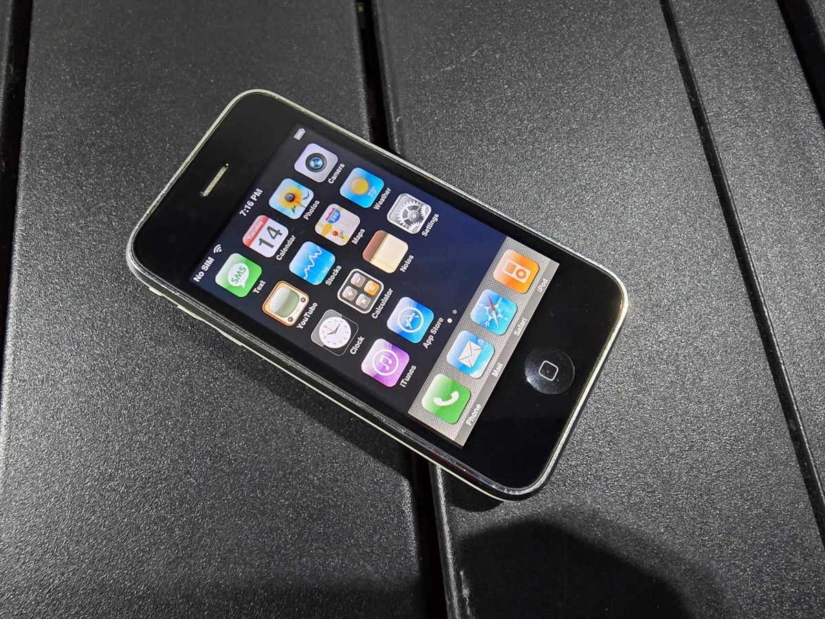 Apple iPhone 3G 16GB ブラック　ケーブル付き Apple iPhone 3G 16GB ブラック ケーブル付き Apple iPhone 3G 16GB