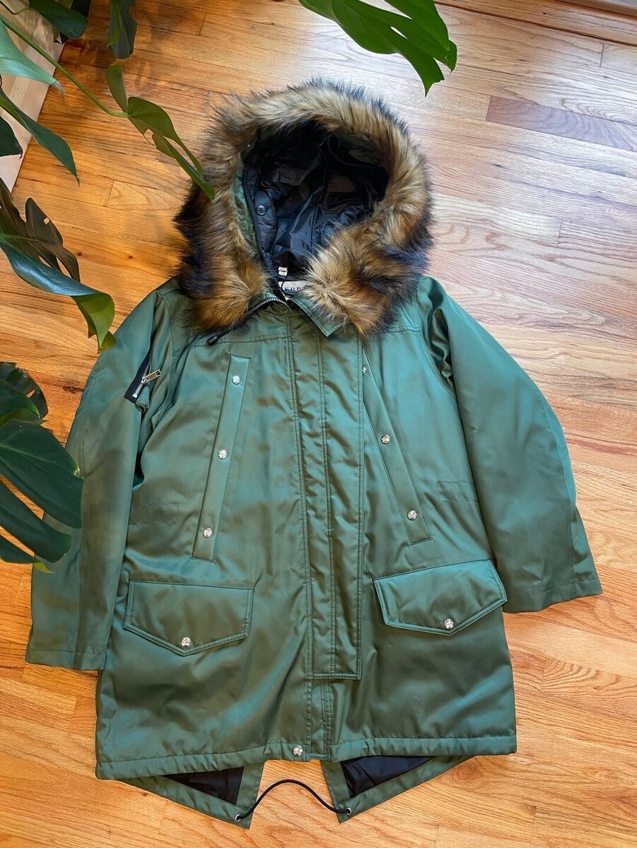 NWT* Burberry women Hooded Parka Quilted Puffer Jacket NWT* Burberry women Hooded Parka Quilted Puffer Jacket