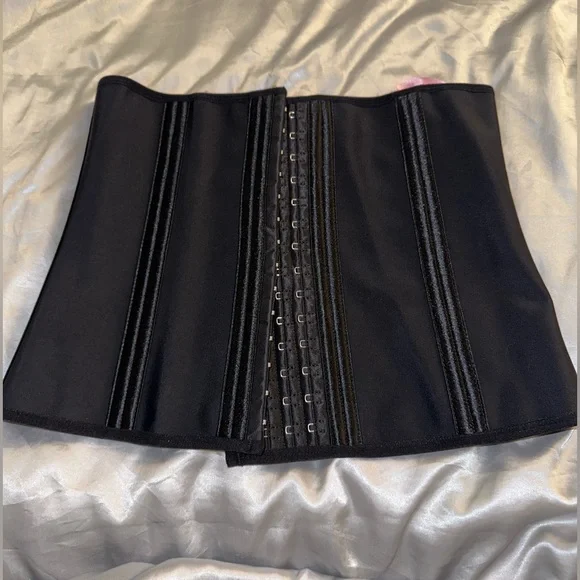 Premium Black 4-Row Hook Waist Trainer for Ultimate Shaping