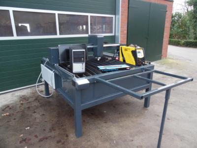 Plasmaschneidanlage, Abtast und THC Höhenkontrolle,  Sonderformat 1500 x 1500mm