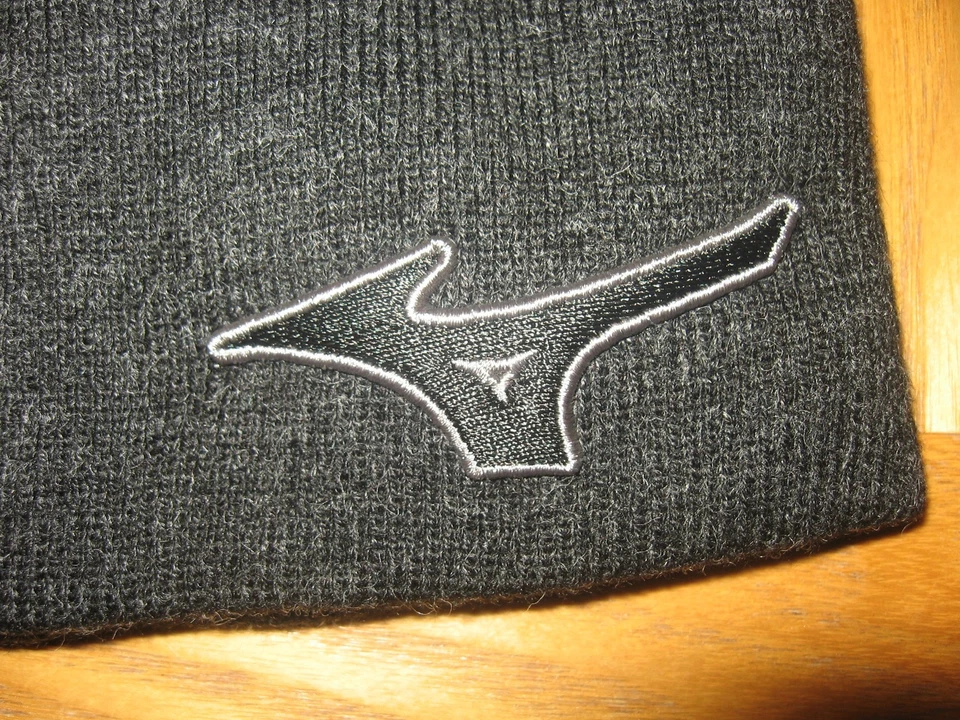 BNWT MENS MIZUNO MELANGE GOLF WINTER  BEANIE HAT BLACK ONE SIZE FREE POSTAGE - Image 4 of 4
