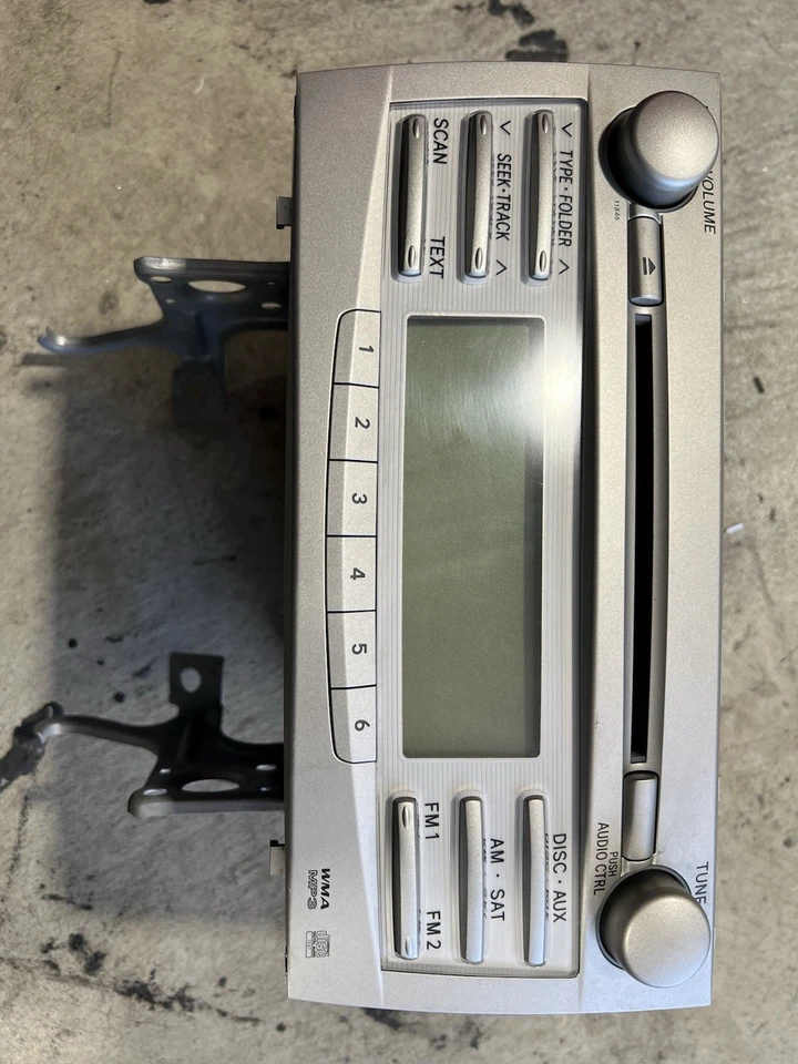 2010 Toyota Camry Oem Stereo - Image 2 of 4