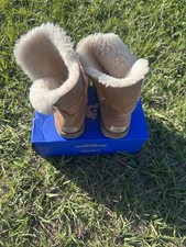UGG W Bailey Button II Boots Boot Bootie 1016226 W Chestnut Women’s Size 7M