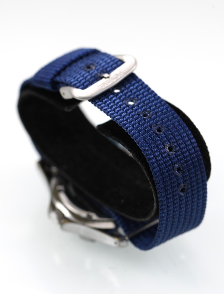 Relic Wet Watch Men Silver Stainless Steel Nylon 50m Day Date 24hr Blue ...