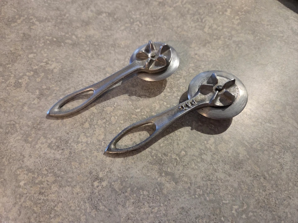 Two Vintage Pie Crust Crimping Tools - Aluminum - Image 3 of 4