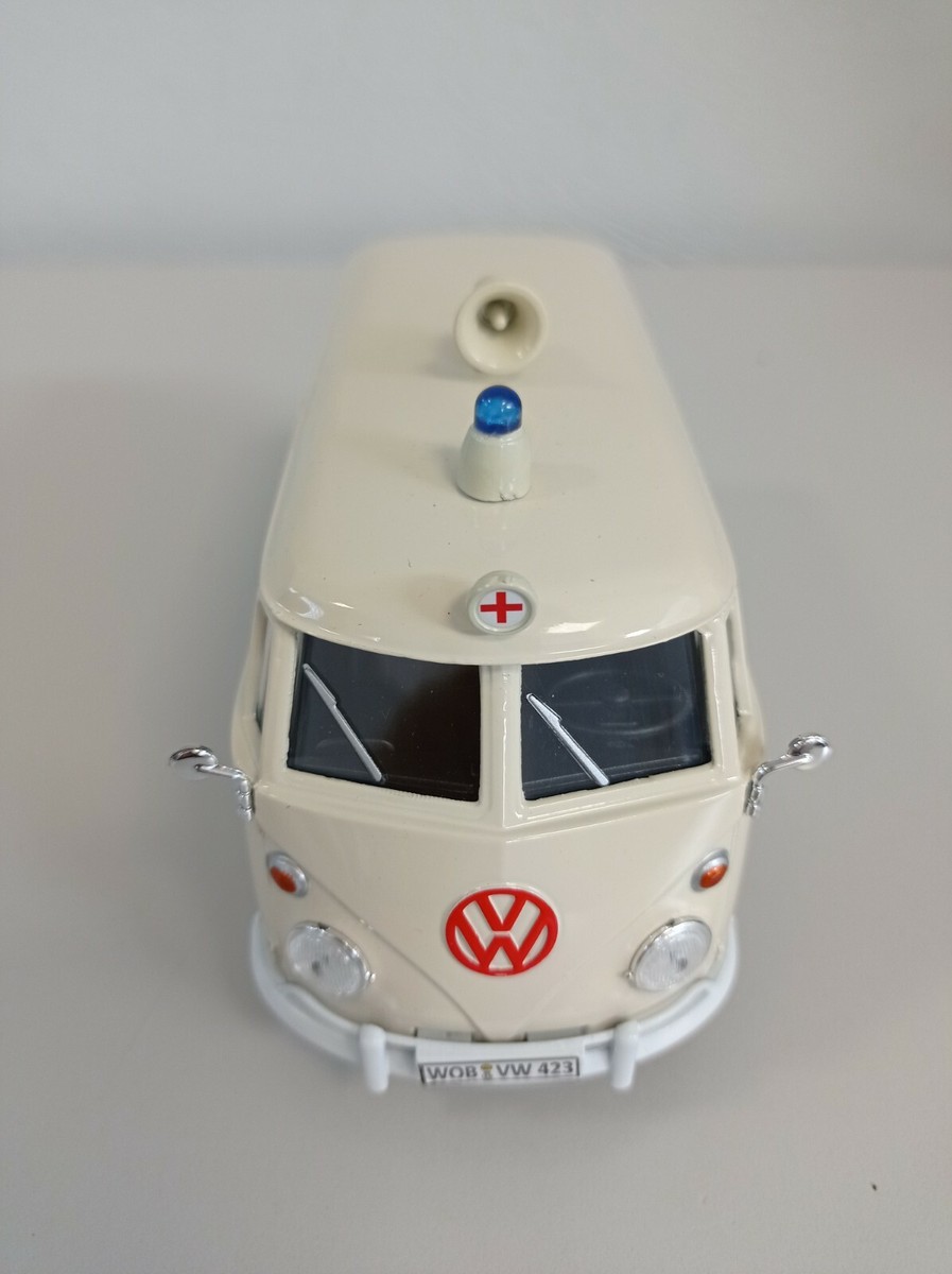 RARE MOTORMAX 1:24 AMBULANCE - VOLKSWAGEN Type 2 (T1) Van