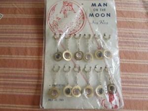 July 20,1969  " Man On The Moon" Commemorative Key Chain Display Sealed 12 Rings
