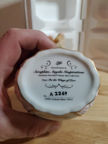 Ardleigh Elliott Seraphim Angelic Inspirations Porcelain musicbox - Picture 5 of 7