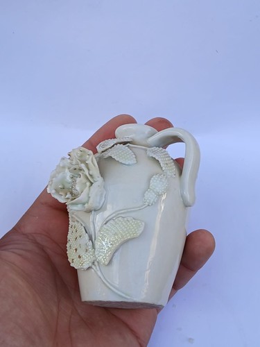 Antico vaso porcellana cinese bianco inciso fiore bianco misura piccola unico - Foto 4 di 7