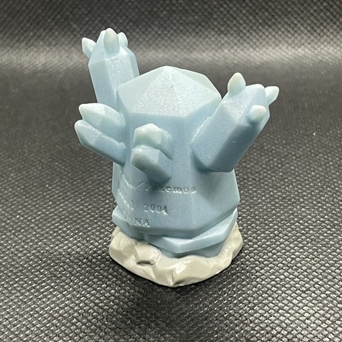 2004 Pokemon 2" Regice Arms Up Mini Figure Finger Puppet Nintendo Bandai - Picture 2 of 5