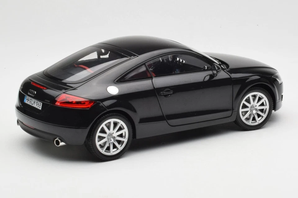 5010500425 Audi TT 8J Phantomschwarz Minichamps 1/18 - Immagine 3 di 4