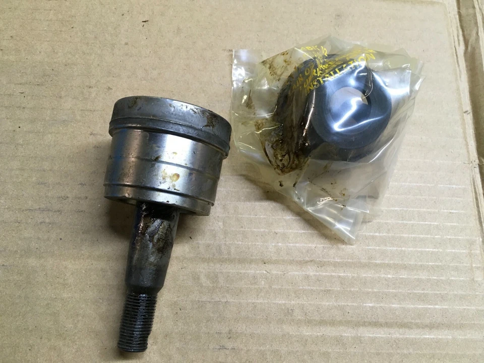 Nueva rótula suspensión delantera inferior TRW 10266 Foto 3 de 4