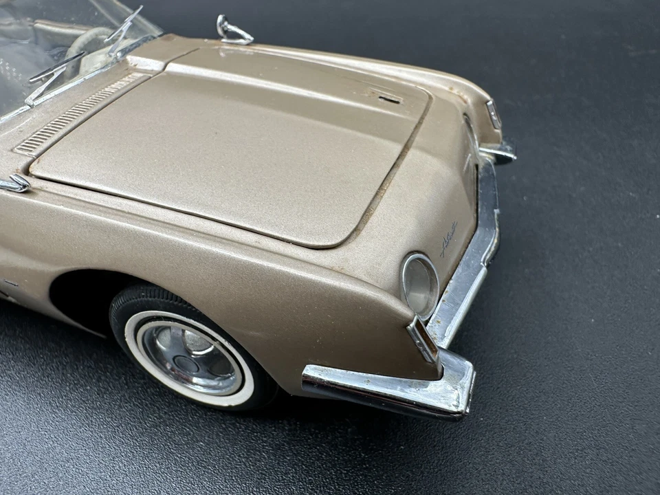 1963 Studebaker Avanti Franklin Mint 1/24 Scale Diecast Car - Image 4 of 4
