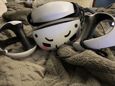 PSVR2 Headset And Controllers W/ Controller Dock