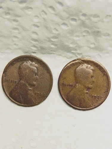 1922 D ~ LINCOLN WHEAT CENT LOT ~ AG ~ 2 COINS ~ (1 coin has rev marks)