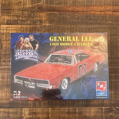 AMT 1:25 General Lee 1969 Dodge Charger Model Kit Skill 2 #38372