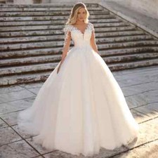Wedding Dress Ball Gown Scoop Neck Long Sleeve Applique Zipper Tulle Bridal Gown