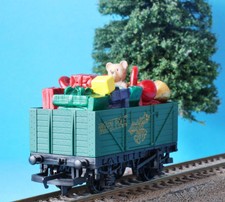 hornby r1210 santa's express christmas train set