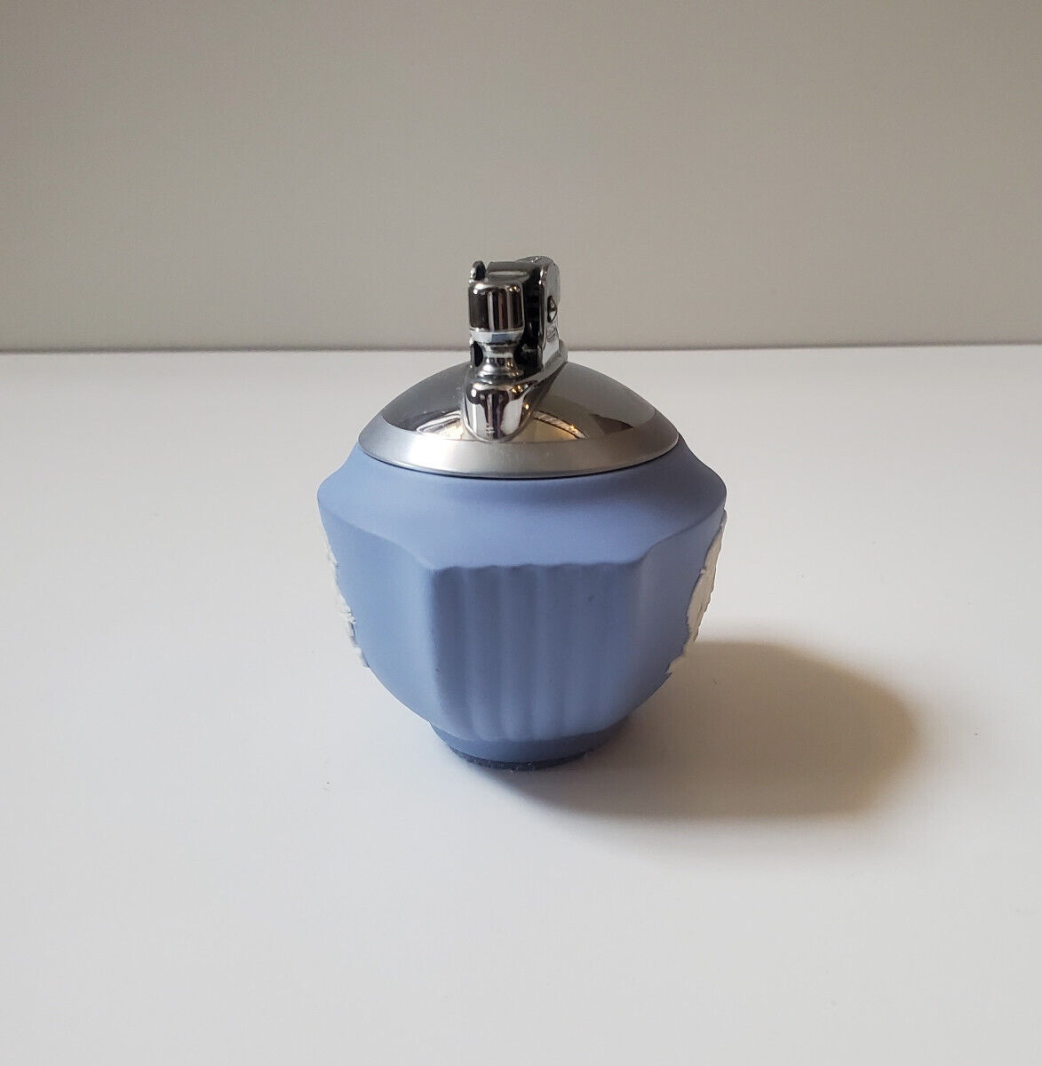 1956 Wedgwood Oval Cigarette Lighter Ronson Element Blue 1956 Wedgwood Oval Cigarette Lighter Ronson Element Blue