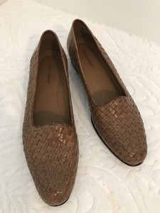 where are naturalizer shoes made