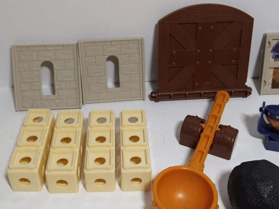 Fisher Price 三重奏积木 80 + 来自 P6839 King's Gatehouse — 第 2/4 张图片