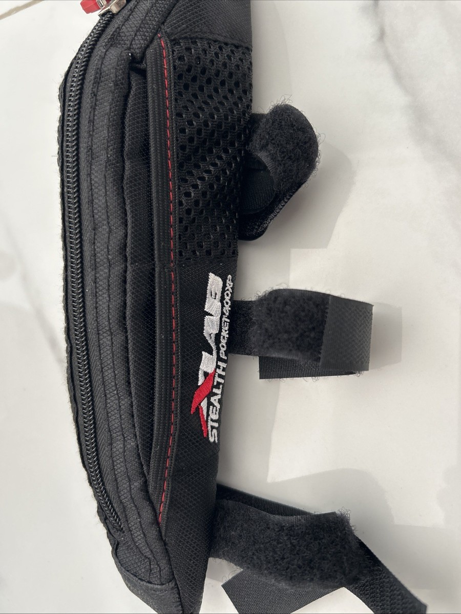 The Stealth Pocket 400XP Is A Universal, Top Tube Strap-mounted