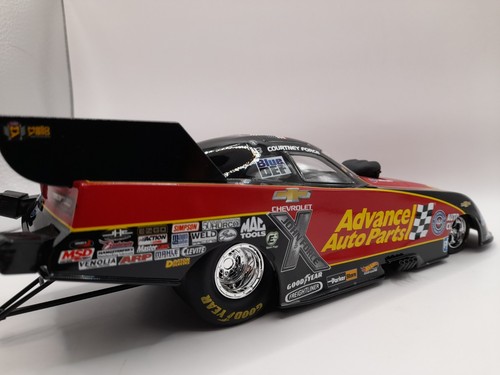 Courtney Force Advance Auto Parts 2017 Camaro Funny Car 1 of 889 NHRA 1:24 - Picture 9 of 12