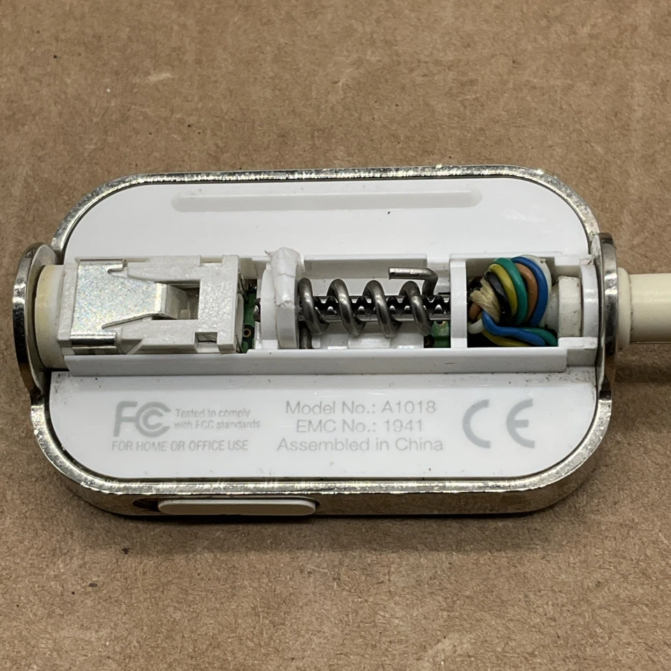 Genuine Apple iPod A1018 Headphones Remote Control White - Broken Clip - Image 4 of 4