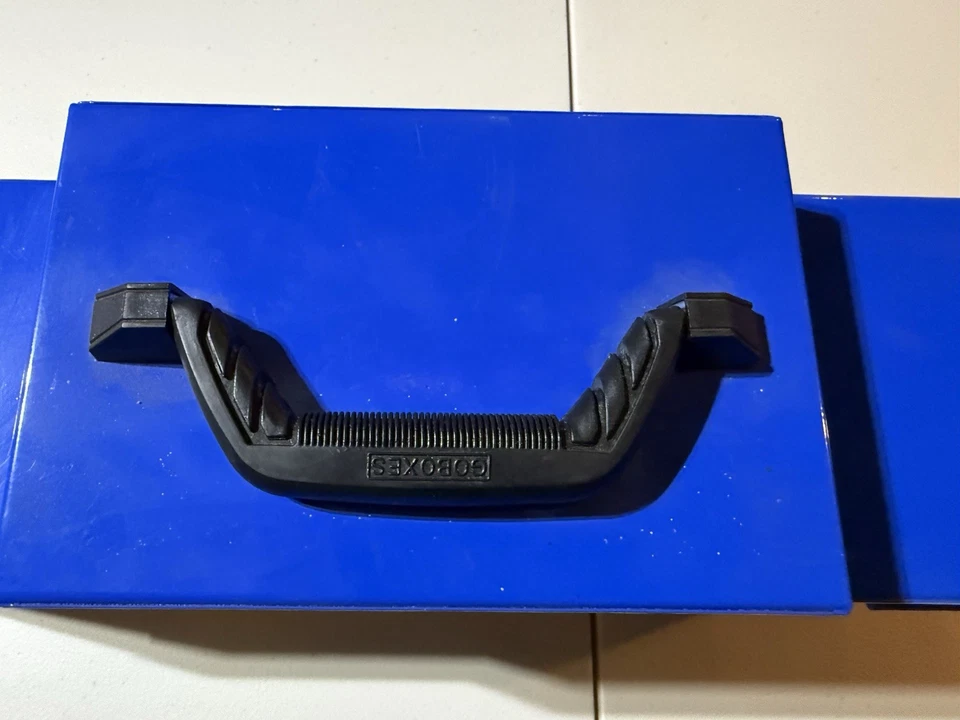 Caja de herramientas de metal vintage Chevrolet Bowtie Goboxes Foto 3 de 4