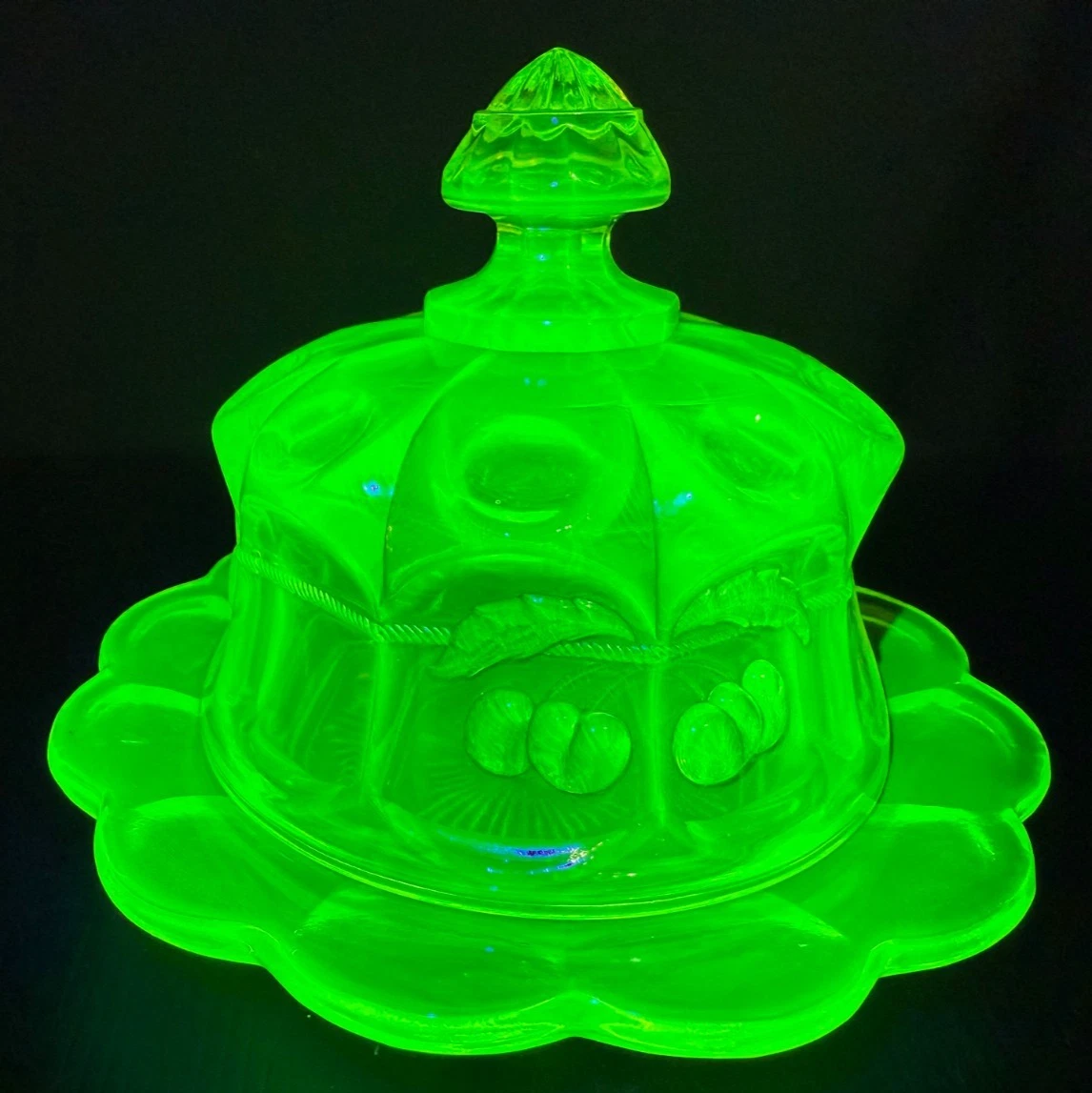 Vintage Mosser Glass Vaseline Cherry And Cable Covered Round Butter Dish GLOWS!