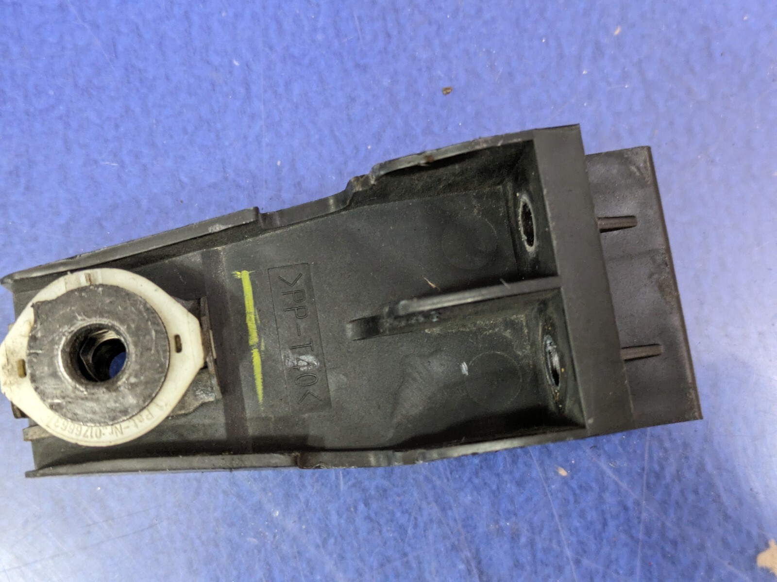 2003-12 Bentley Continental GT flying spur headlight mount bracket oem