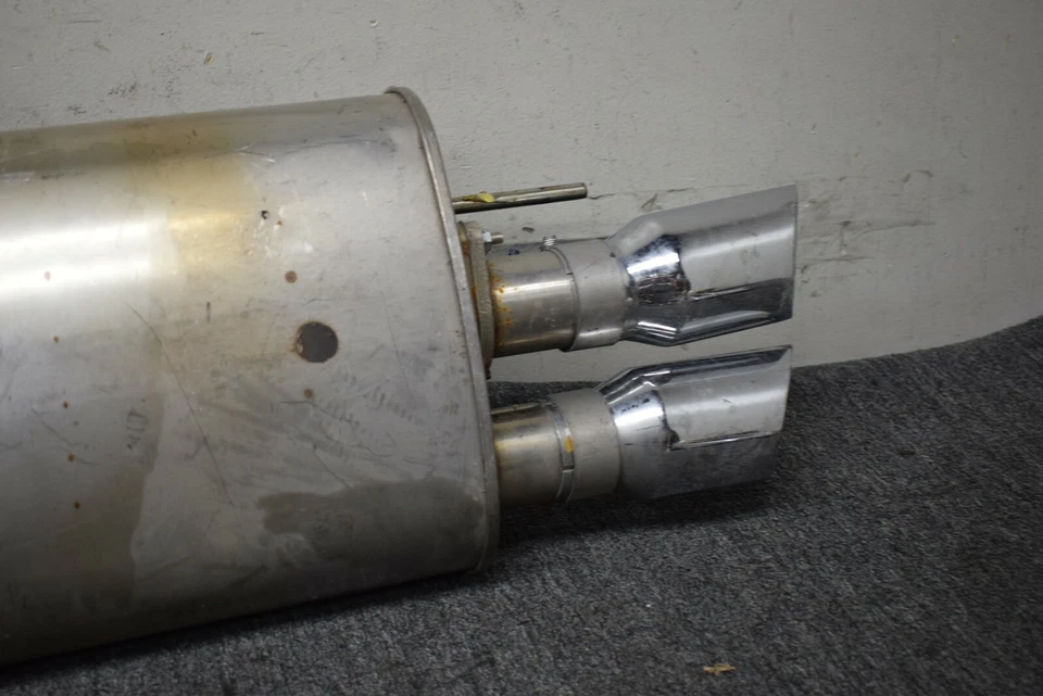 FORD MUSTANG ПРАВАЯ СТОРОНА ГЛУШИТЕЛЬ ВЫХЛОП ЗАВОДСКОЙ OEM - Изображение 3 из 4
