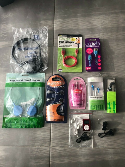 Lotto 2x USB Chargers + 2x Headphones + 4x Earphones + MP3 Player + Bluetooth Lotto 2x USB Chargers + 2x Headphones + 4x Earphones + MP3 Player + Bluetooth
