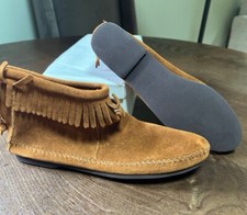 Minnetonka Women  s Suede Leather Boots Shoes 9 New A9