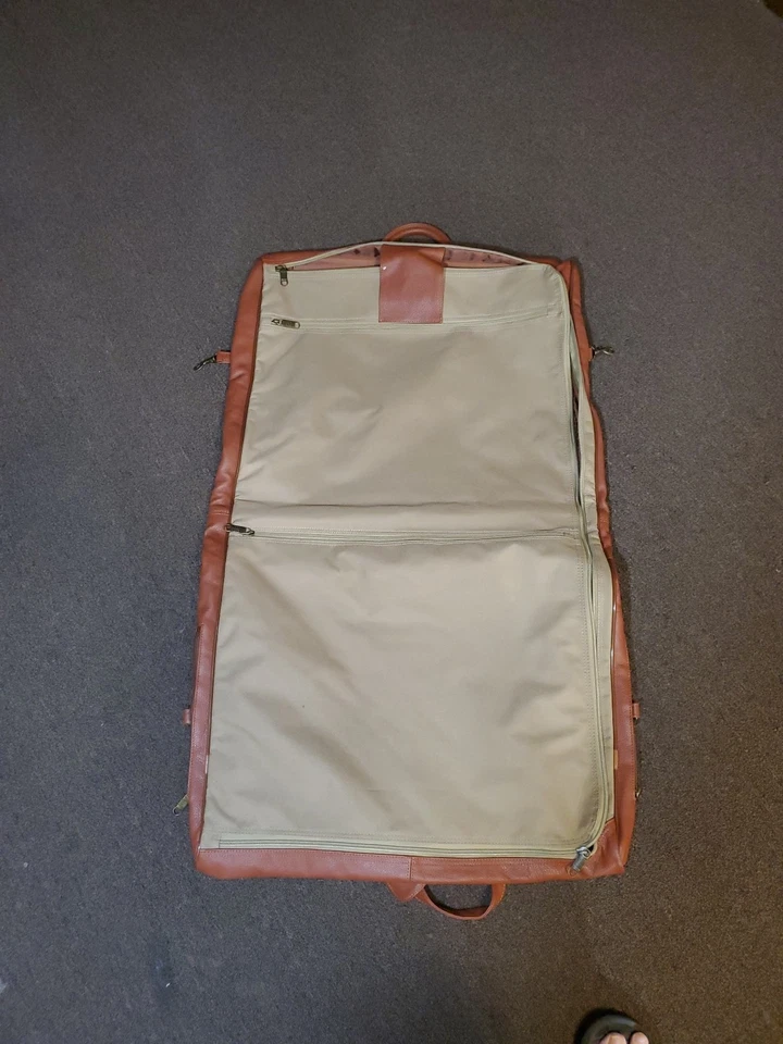 Garment bag suitcase Amerileather Brown  travel luggage carry on - Image 3 of 4