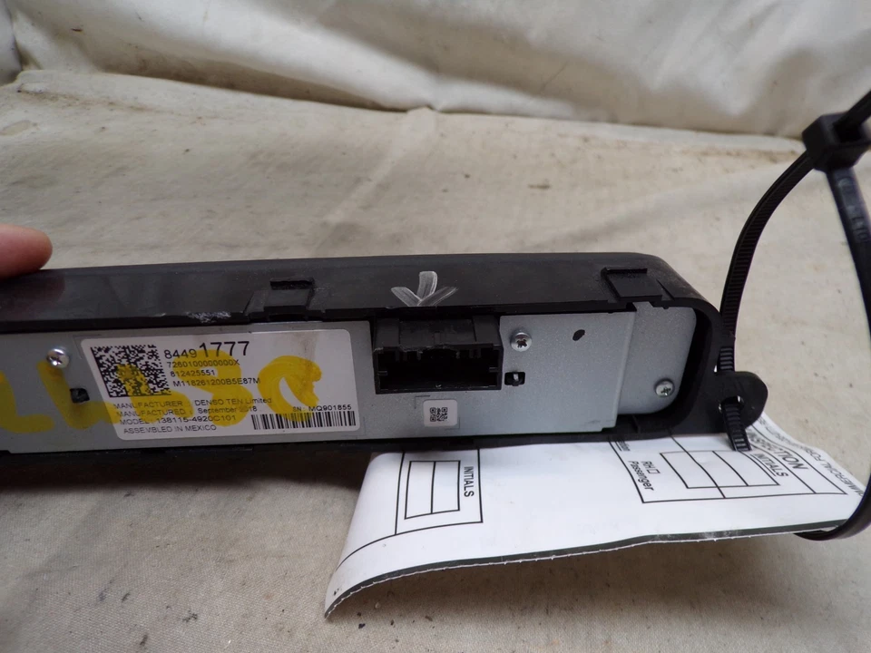 Panel de control de radio 17 18 19 20 21 22 Chevrolet Colorado 84491777 MBR13 Foto 3 de 4