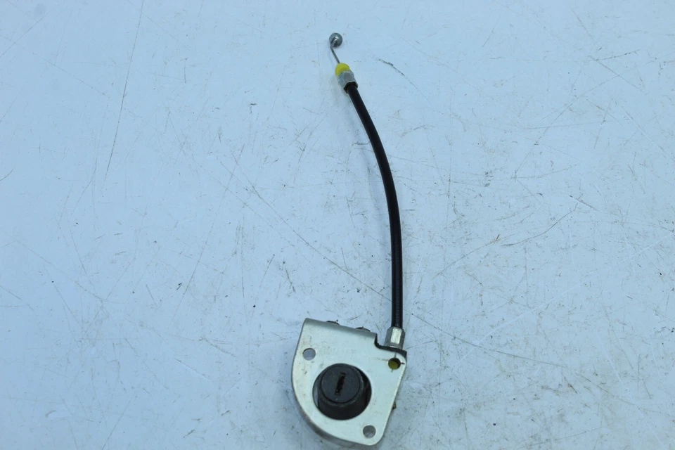 04-06 SUZUKI KATANA 600 OEM CERRADURA ASIENTO TRASERO SIN LLAVE 95700-31840 Foto 2 de 4