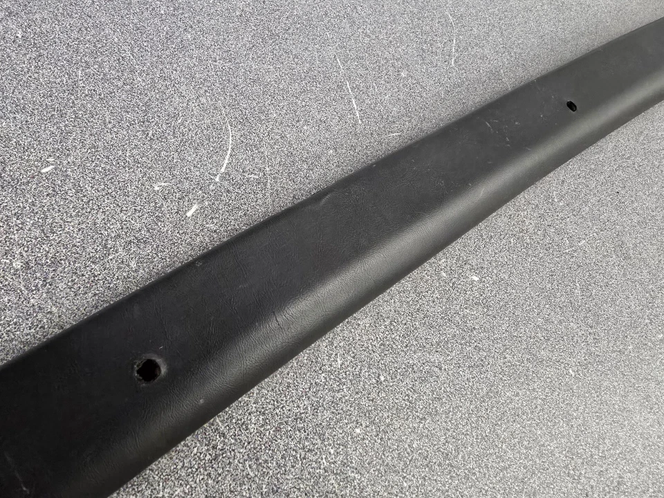 USED ORIGINAL GENUINE PORSCHE 914 TARGA TOP FRONT PAD 1973-76 NLA #19 — 第 3/4 张图片