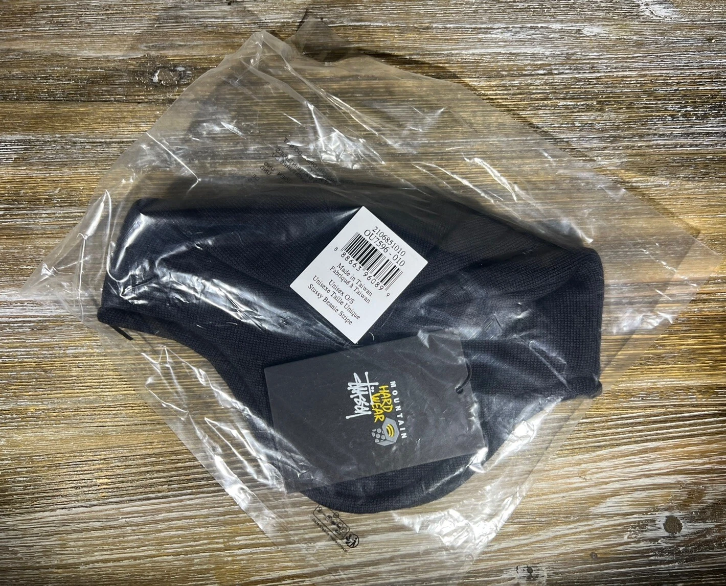 Stussy x Mountain Hardwear Ear Flap Beaine Toboggan Black NWT In Hand
Opens in a new window or tab