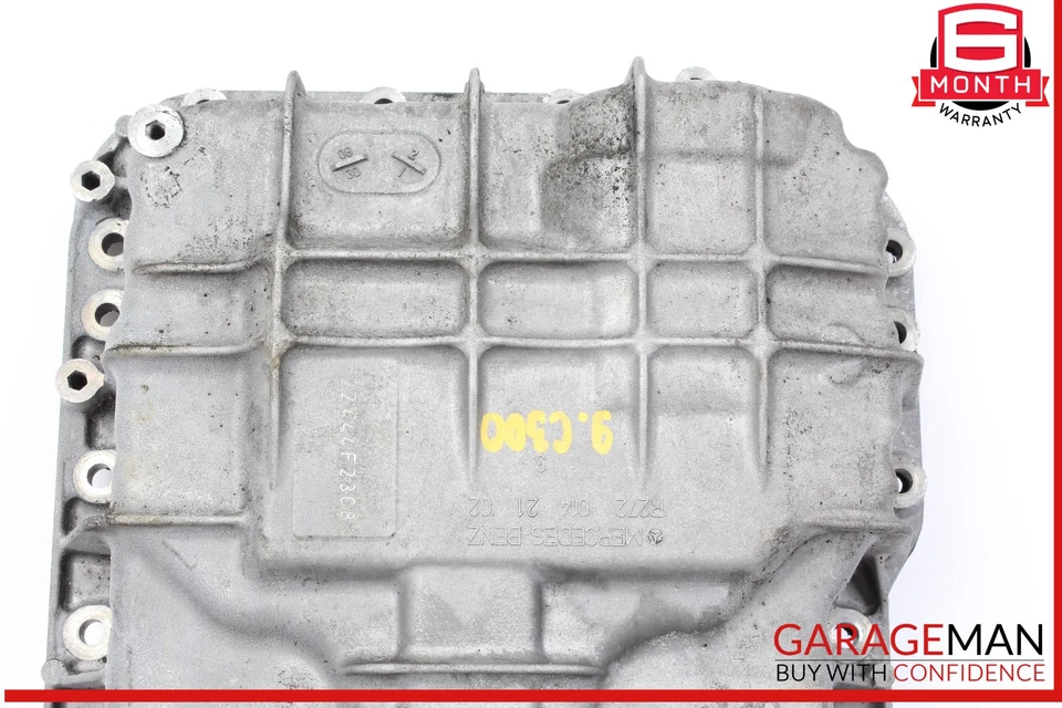 Deflector de cárter de aceite superior del motor Mercedes W204 C300 05-11 2720142102 OEM Foto 2 de 4