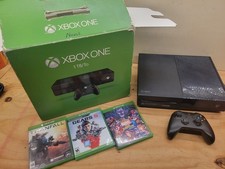 Xbox One Black Console Model 1540 Bundle W/ C...