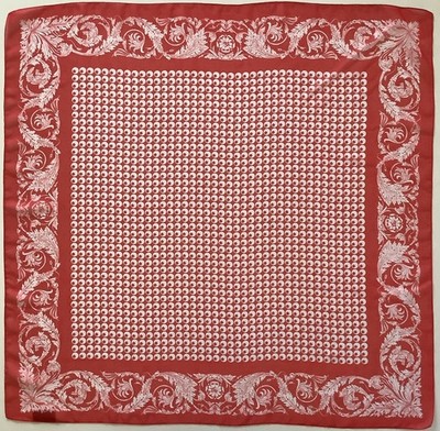 PD6 A rot gepunktetes Design 34 Zoll Vintage Chiffon Schal von Krawattenhalter