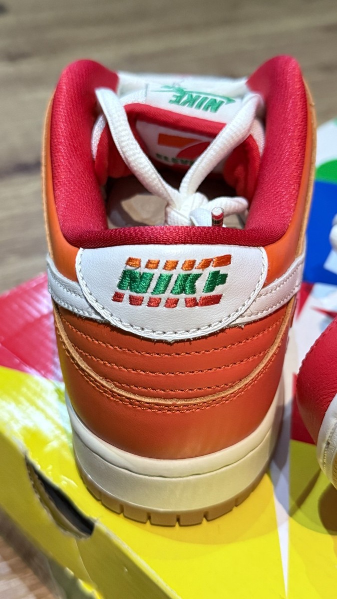 DS 2020 NIKE SB DUNK LOW ORANGE 7-ELEVEN 7-11 SIZE 9.5 - CZ5130
