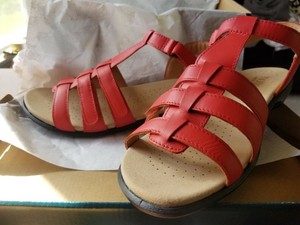 sol sandals hotter