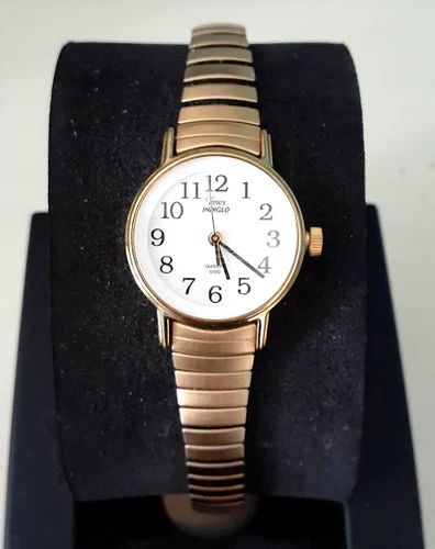 Vintage Timex Indiglo Quartz Women's Watch with stretch band new battery works!