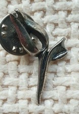 SILVER METAL FLOWER IN BUD PIN BADGE